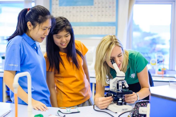 clase de ciencias en harrow international