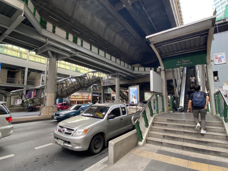 BTS-Phra-Kanong-station