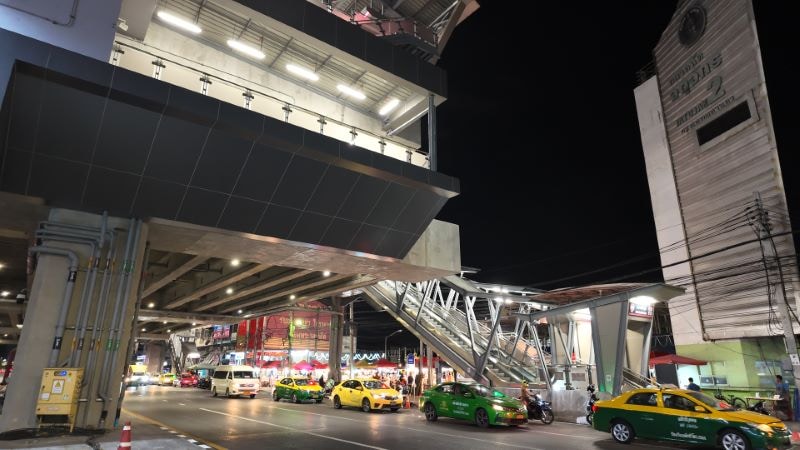 Min Buri Market MRT Station