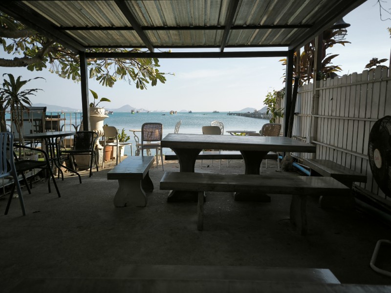 Beachside cafe with sea view in Rayong