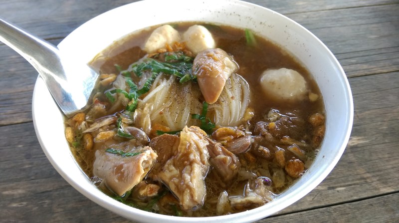 Northern Thai braised pork noodle soup