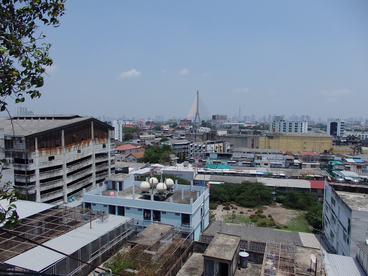 Low-rise apartment blocks and shophouse rooftops in Bang Yi Khan, Bang Phlat, Pinklao