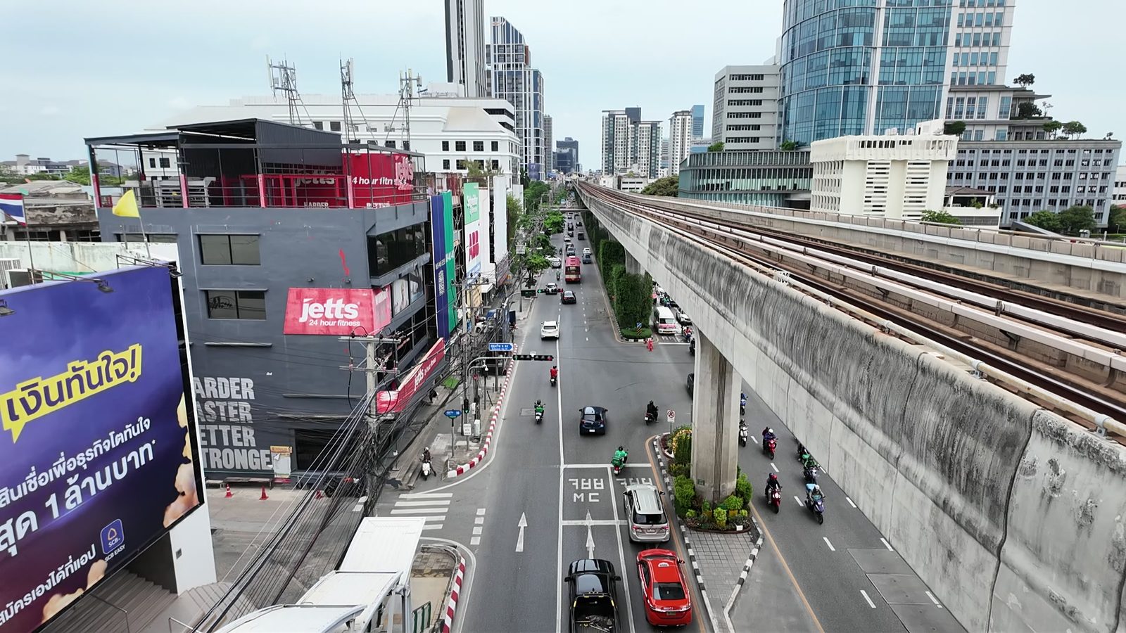 Sukhumvit Road and the BTS track at Bang Chak